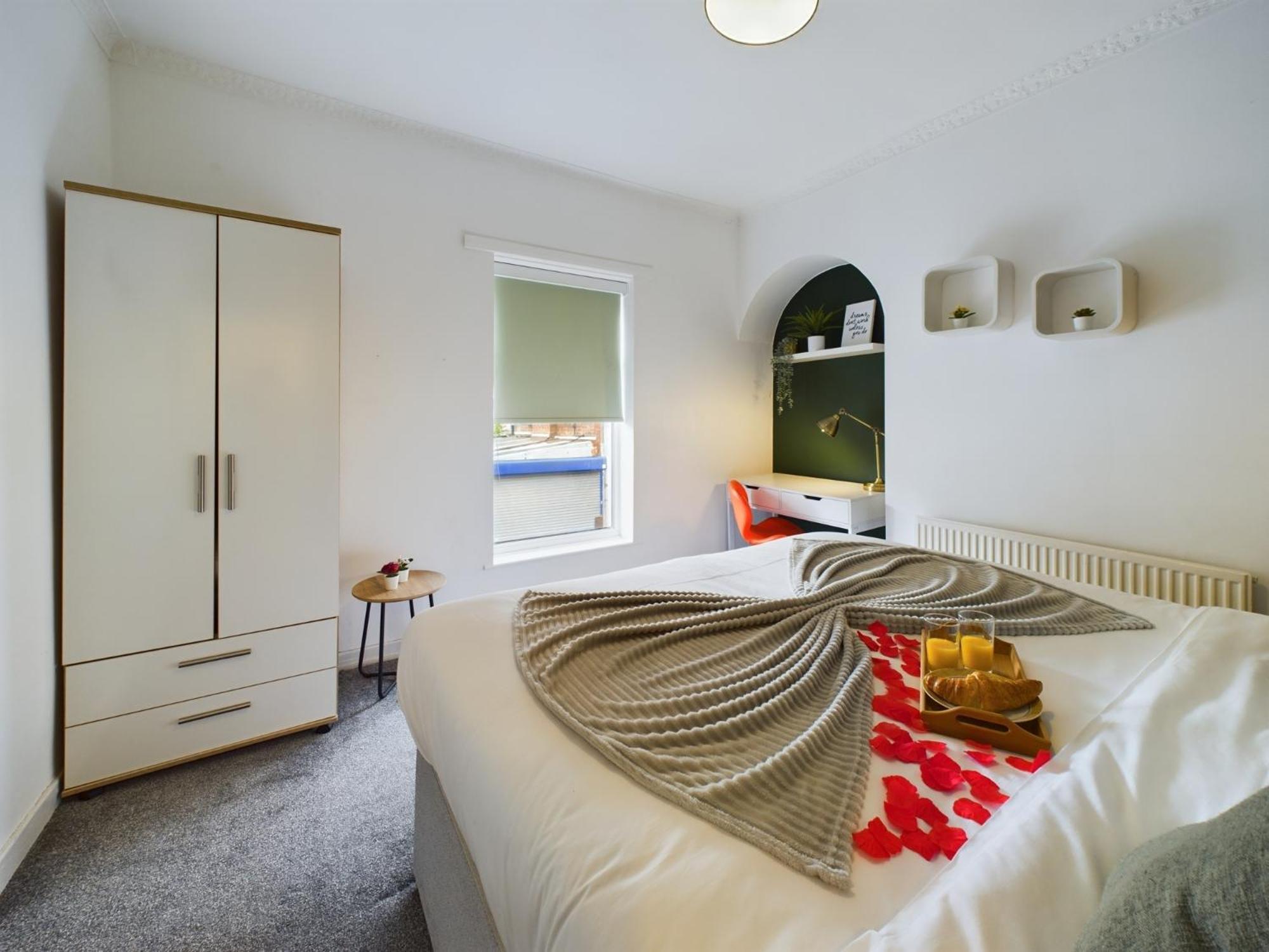 Charming Apartments - Cosy Retreat - Short Drive To City Centre - Free Parking Liverpool Eksteriør bilde