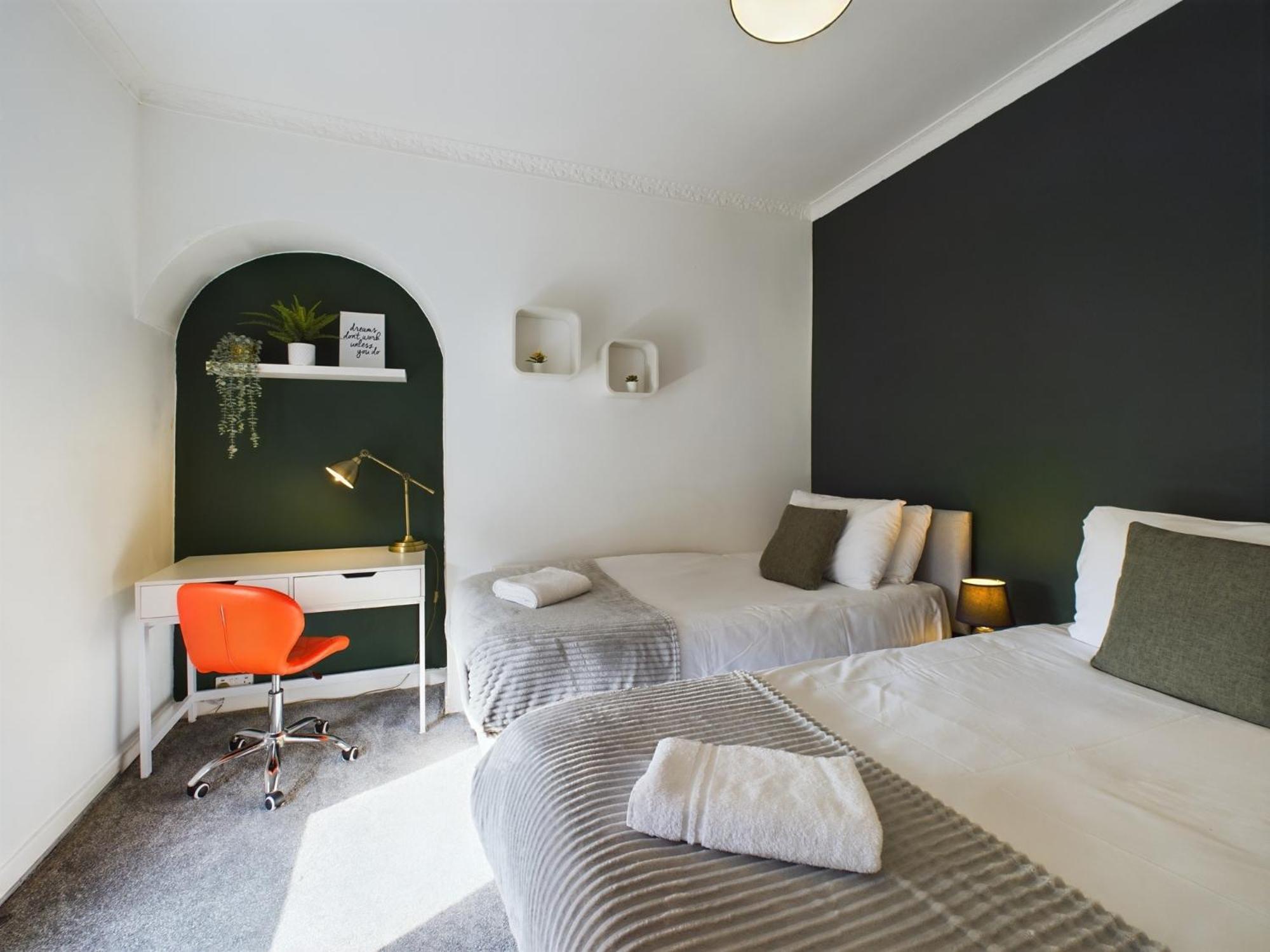 Charming Apartments - Cosy Retreat - Short Drive To City Centre - Free Parking Liverpool Eksteriør bilde