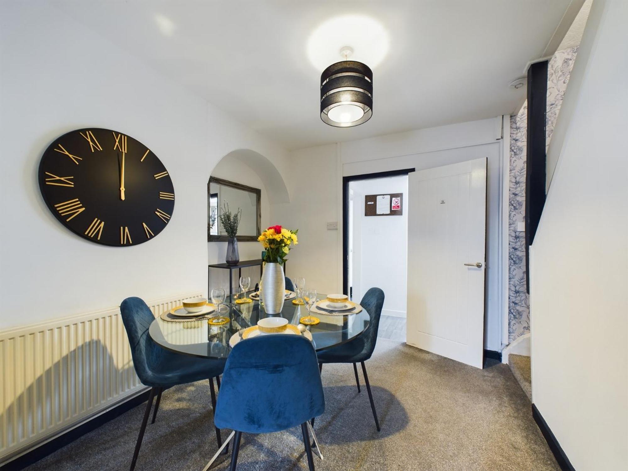 Charming Apartments - Cosy Retreat - Short Drive To City Centre - Free Parking Liverpool Eksteriør bilde